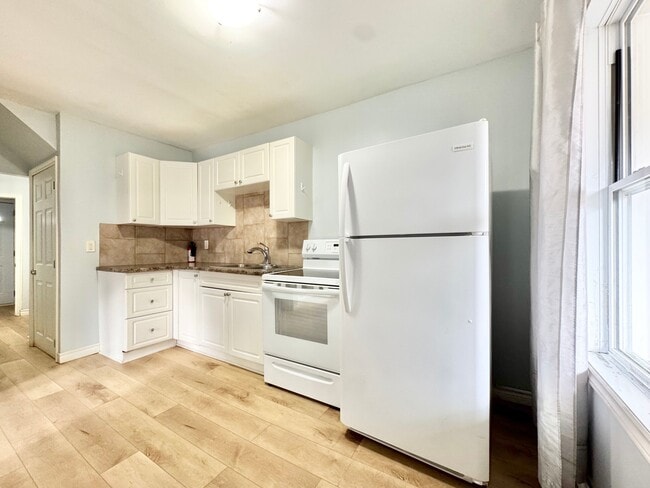 Photo du bâtiment - 18 Barnesdale Ave N