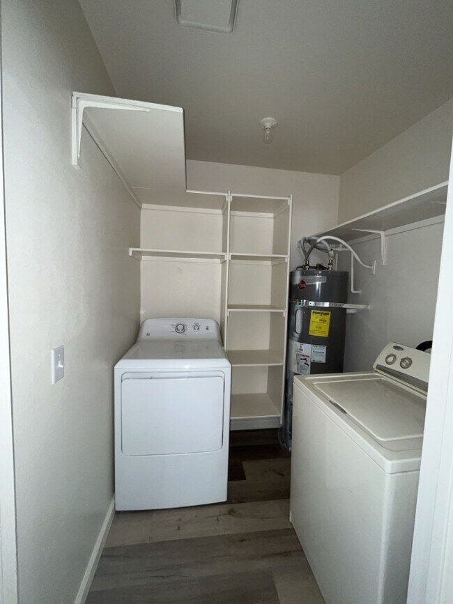 Building Photo - A stunning 2-bedroom, 1-bathroom rental pr...