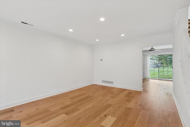 Foto del edificio - 235 Copper Beech Dr