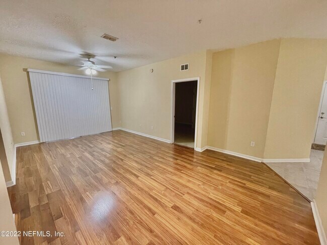 Foto del edificio - 7801 Point Meadows Dr