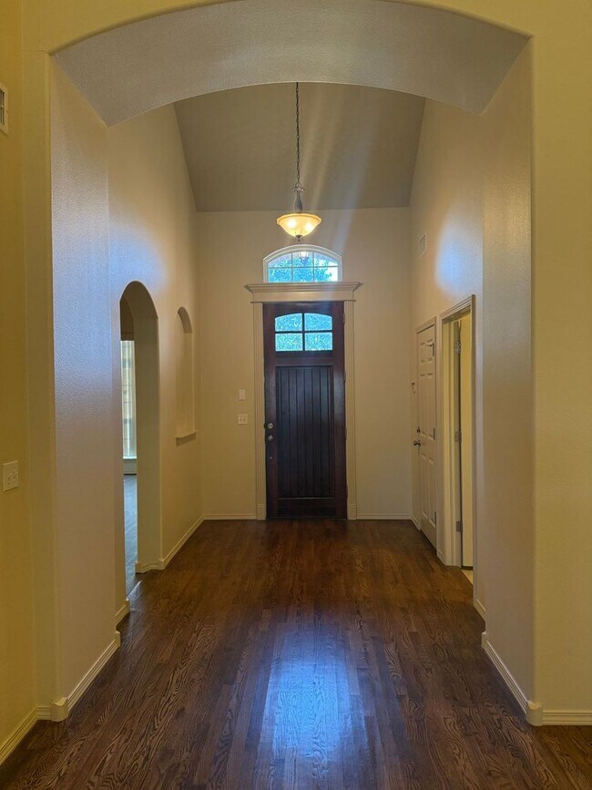 Foto del edificio - Welcome to your beautiful 3 bedroom home in the Battle Creek golf community!
