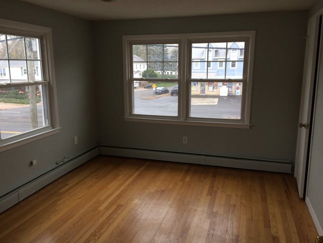 BR1 showing windows & closet - 190 Main St