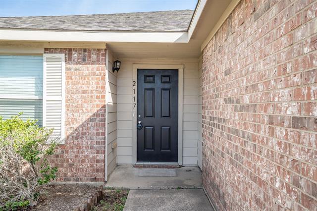 Building Photo - 2117 Laughlin Rd