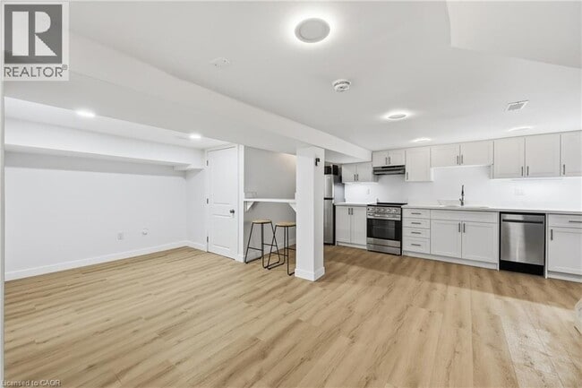 Photo du bâtiment - 51 Barnesdale Ave S