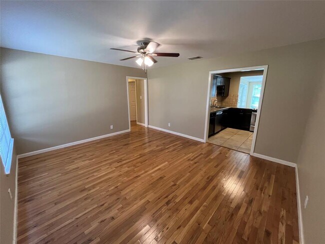 Foto del edificio - 2205 Towbridge Cir