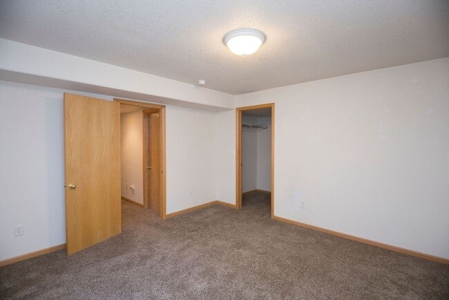 Building Photo - 175 Lark Bunting Ave