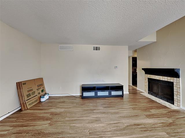 Foto del edificio - 9839 Walnut St