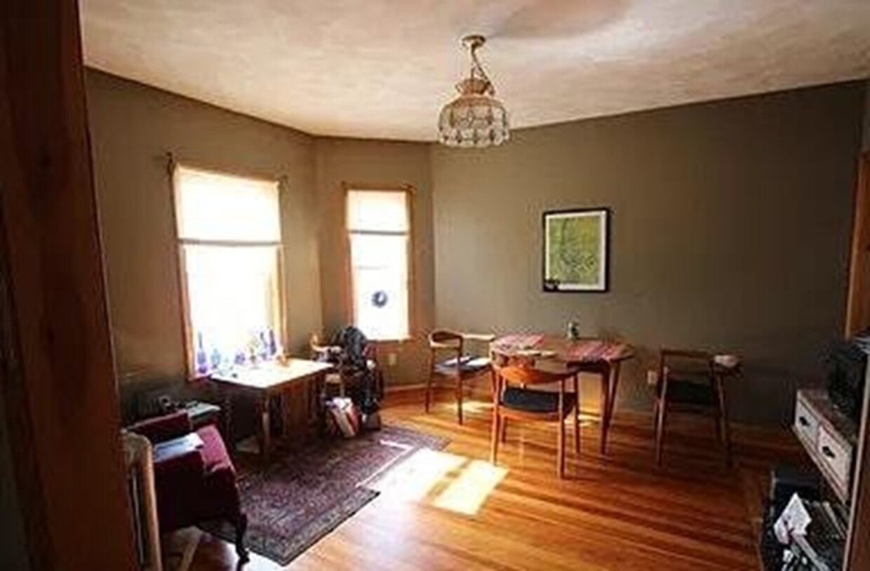 Primary Photo - 27 Princeton St