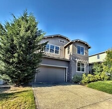 2441 NE Redford St