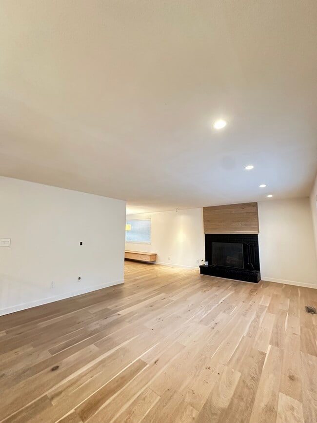 Building Photo - 15030 SW 150th Ct