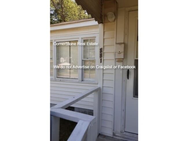 Building Photo - 881 W Orange St