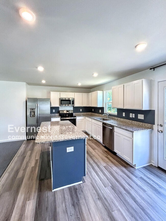 Building Photo - 116 Makayla Dr