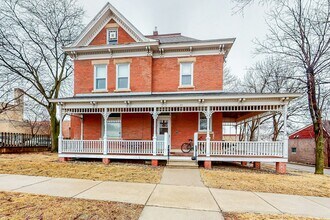 Building Photo - 20 1st St NE