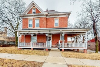 Building Photo - 20 1st St NE