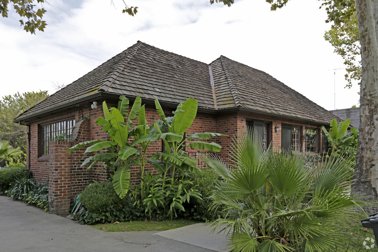 Building Photo - 2323 S St