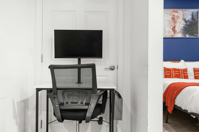 Building Photo - 209 9th St