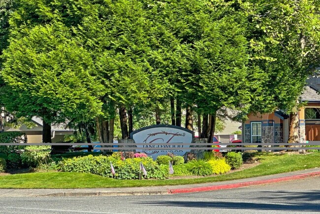 Foto del edificio - 25025 SE Klahanie Blvd