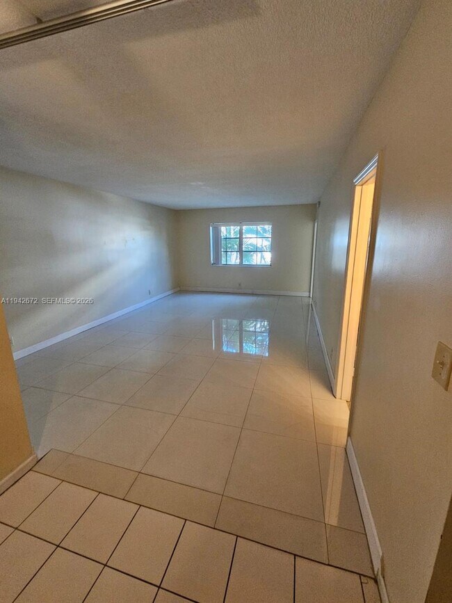 Foto del edificio - 2424 SE 17th St