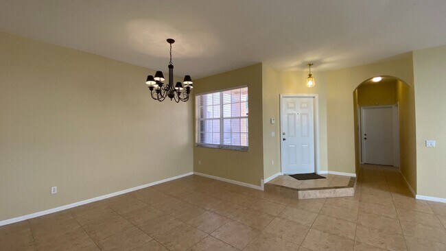 Foto del edificio - $ 3,395.00 - 4 Beds / 3 Baths, no deposit ...
