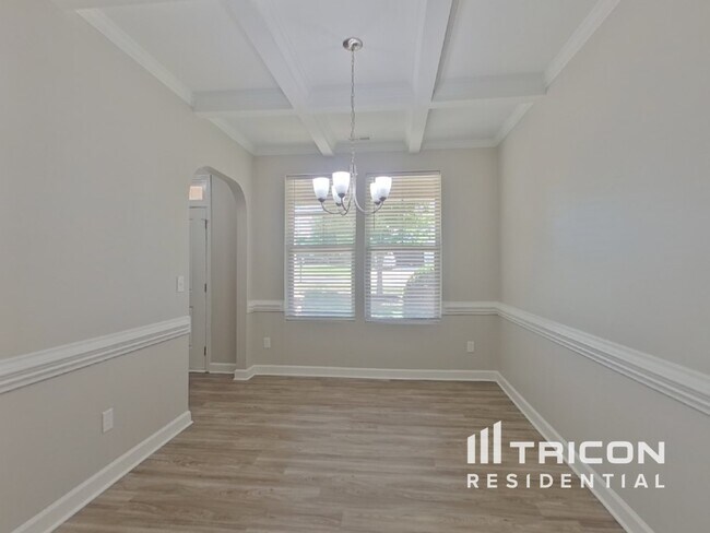 Foto del edificio - 144 Misty Woods Dr