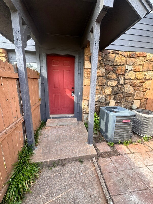 Foto del edificio - 14425 N Pennsylvania Ave