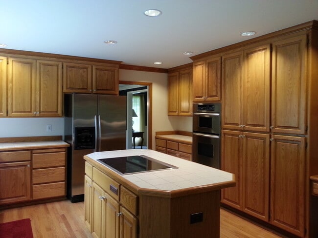 Building Photo - Beautiful Home in Bellevue Lakemont Area