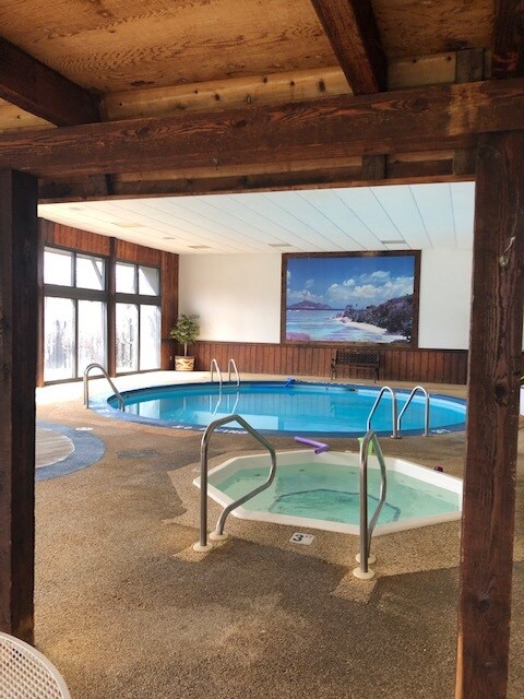 Building Photo - 183 Little Canada Rd E