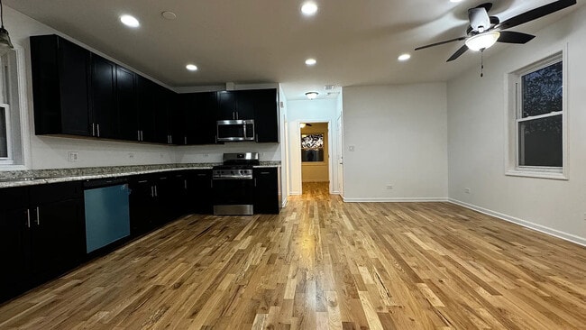Building Photo - 915 N Monticello Ave