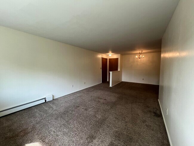 Foto del edificio - 1321 W Main St