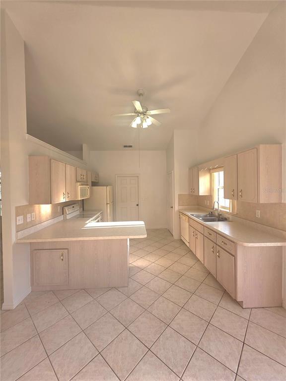 Foto del edificio - 5796 NE 5th Pl