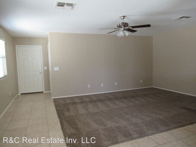 Building Photo - 4 br, 2 bath House - 95 W. Santa Gertrudis...