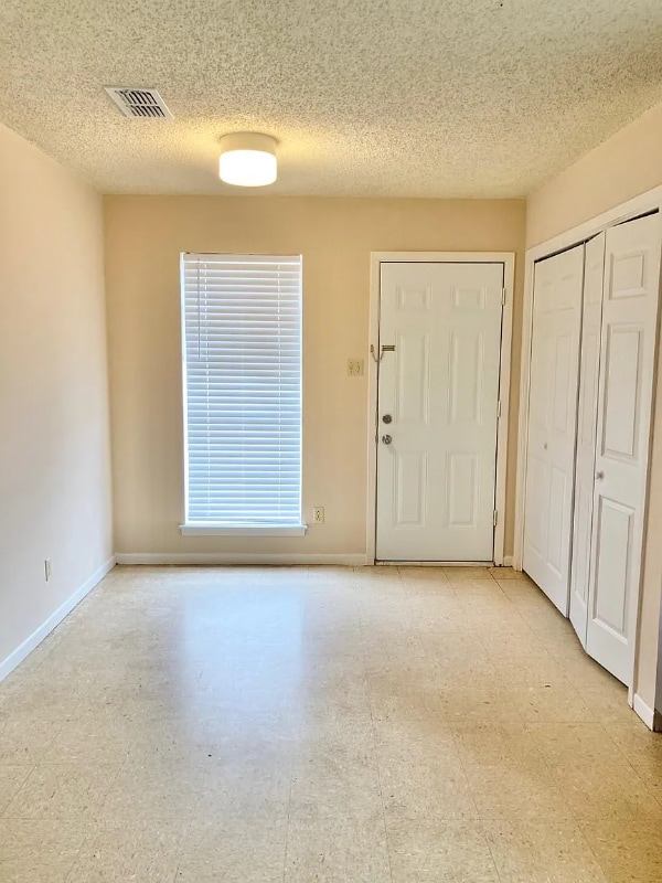 Building Photo - 727 Chaparral Cir