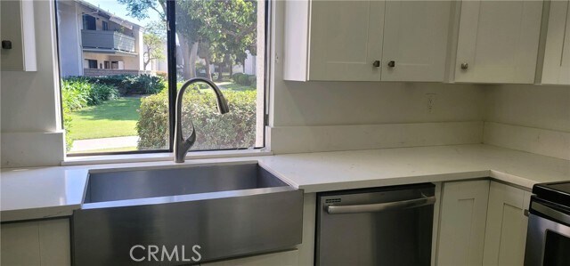 Foto del edificio - 8633 Portola Ct