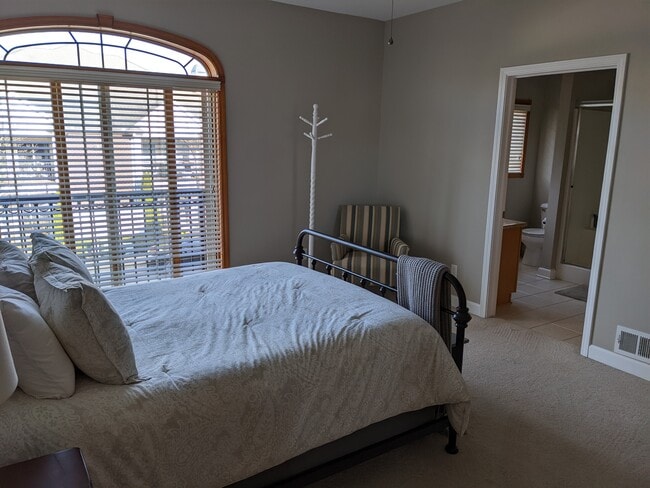 master bed - 283 S Zeeb Rd