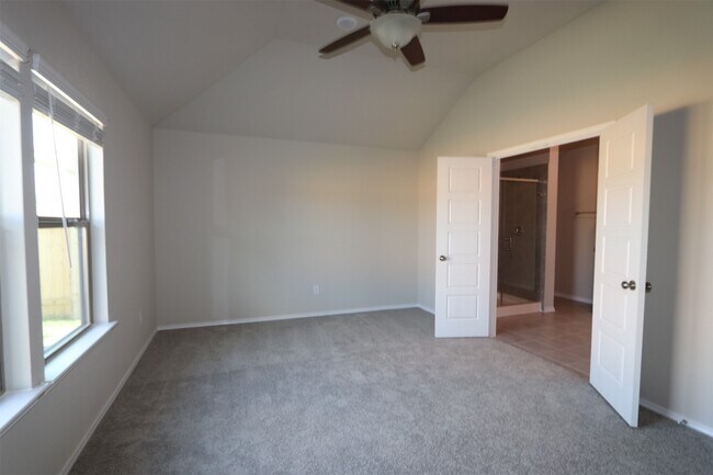 Foto del edificio - 2015 Levant Ln