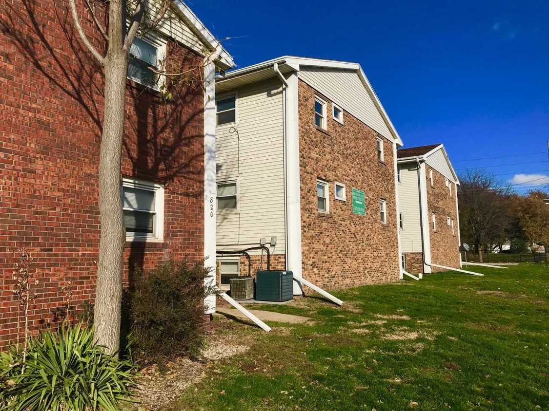 Primary Photo - President Place Apartments