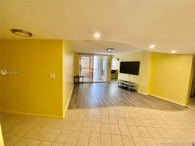 Foto del edificio - 100 Golden Isles Dr