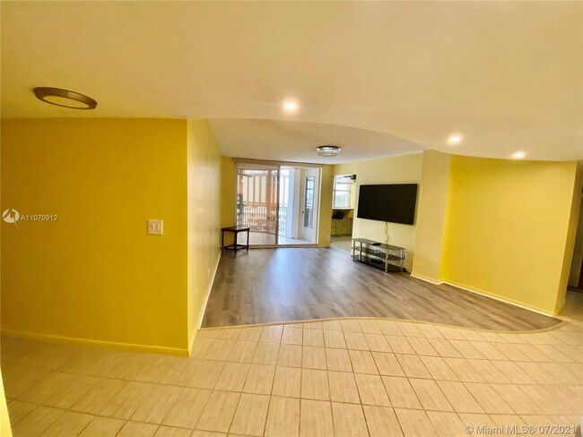 Building Photo - 100 Golden Isles Dr