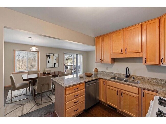 Building Photo - 304 Pondridge Cir