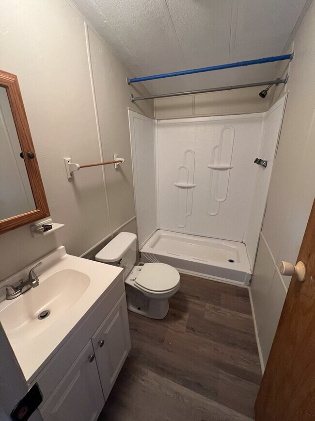 Foto del edificio - 2 Bedroom Mobile Home-516 Greenwood Dr.