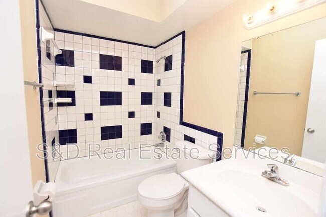 Building Photo - 612 Lake Ned Rd