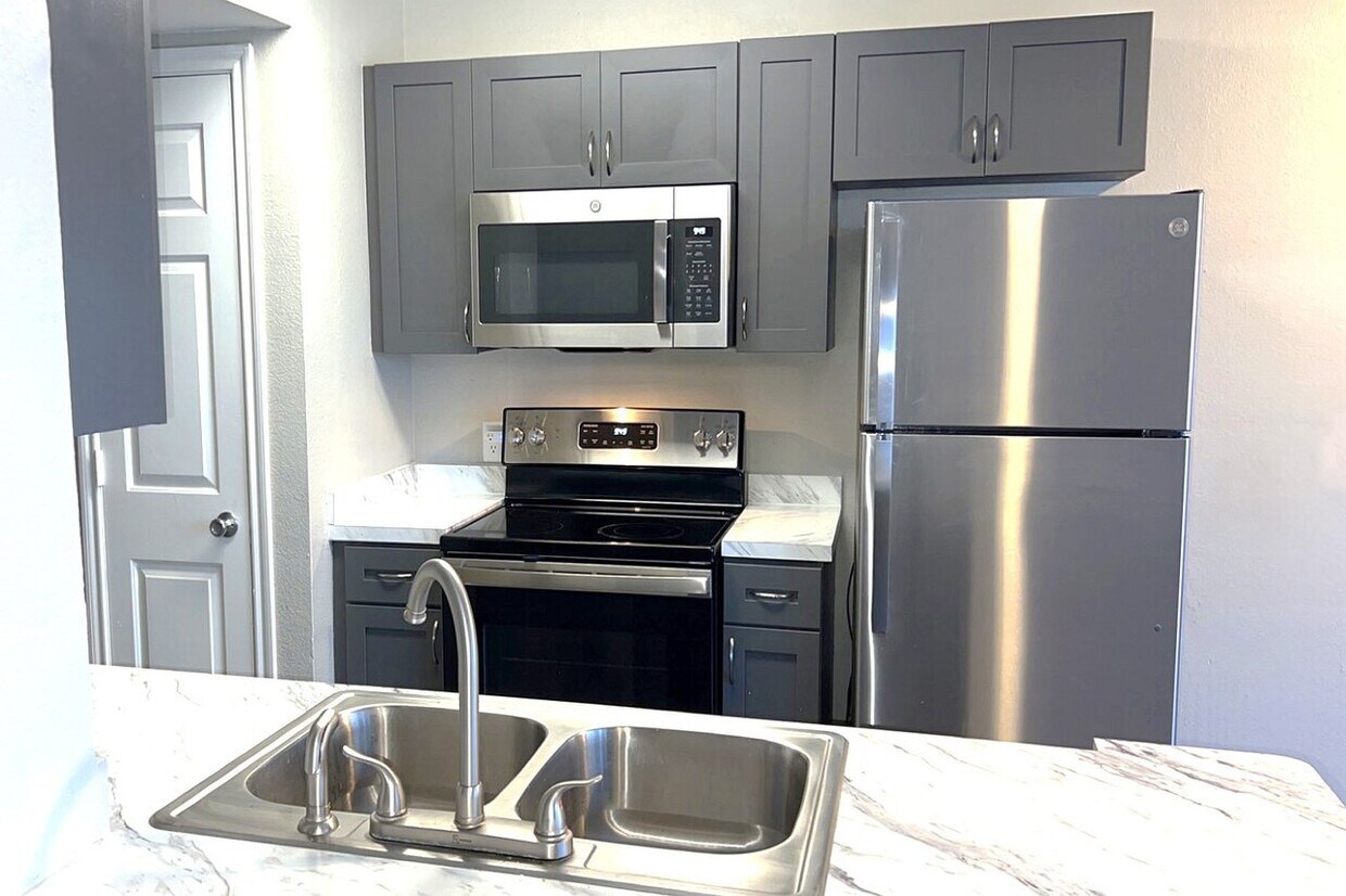 The Parker Apartment Homes Rentals in Edmond at 14140 N Broadway Ext