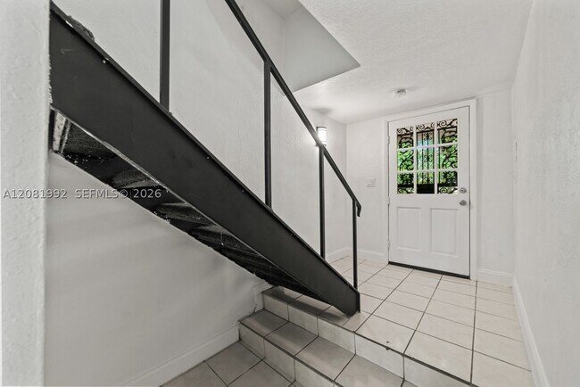 Foto del edificio - 1710 NE 142nd St