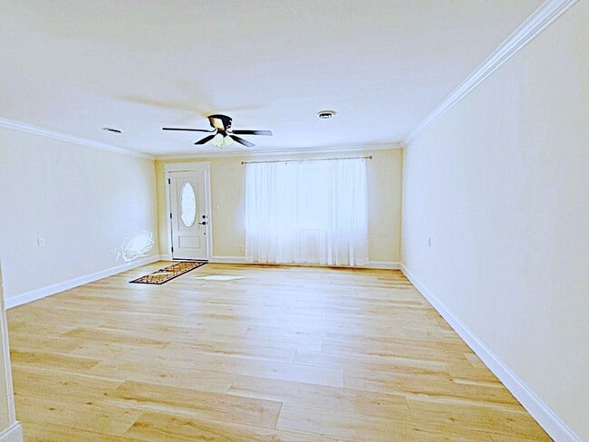 Building Photo - 315 E Millers Cove Rd