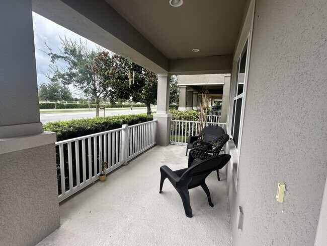 Building Photo - 11842 Silverlake Park Dr