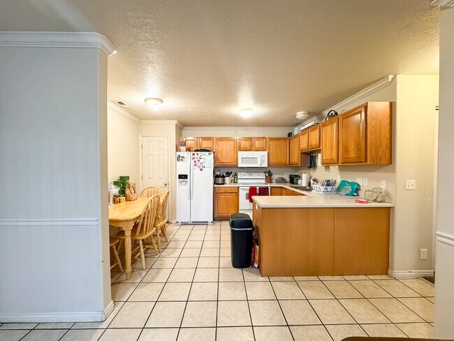 Foto del edificio - 1080 E 450 N