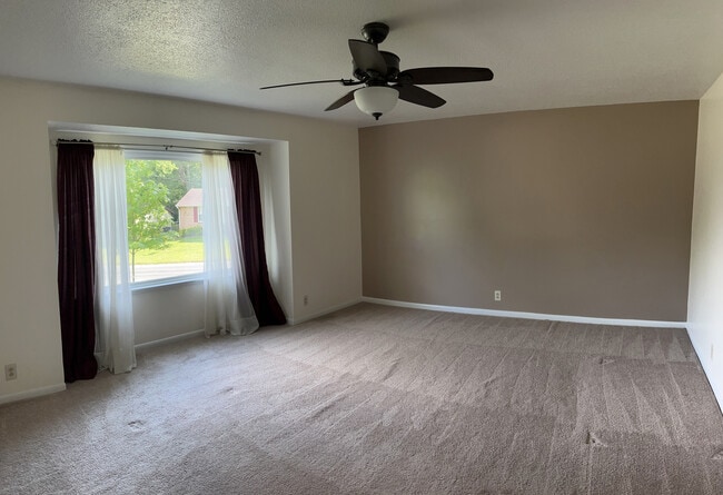 Foto del edificio - 232 Shawn Dr