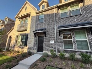 Building Photo - 317 Blackthorne Dr