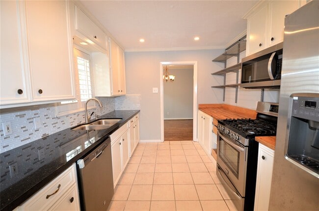 Foto del edificio - 1902 Coulcrest Dr