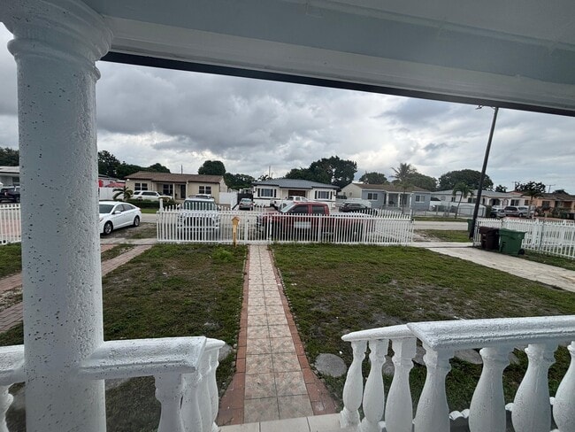 Foto del edificio - 250 E 34th St